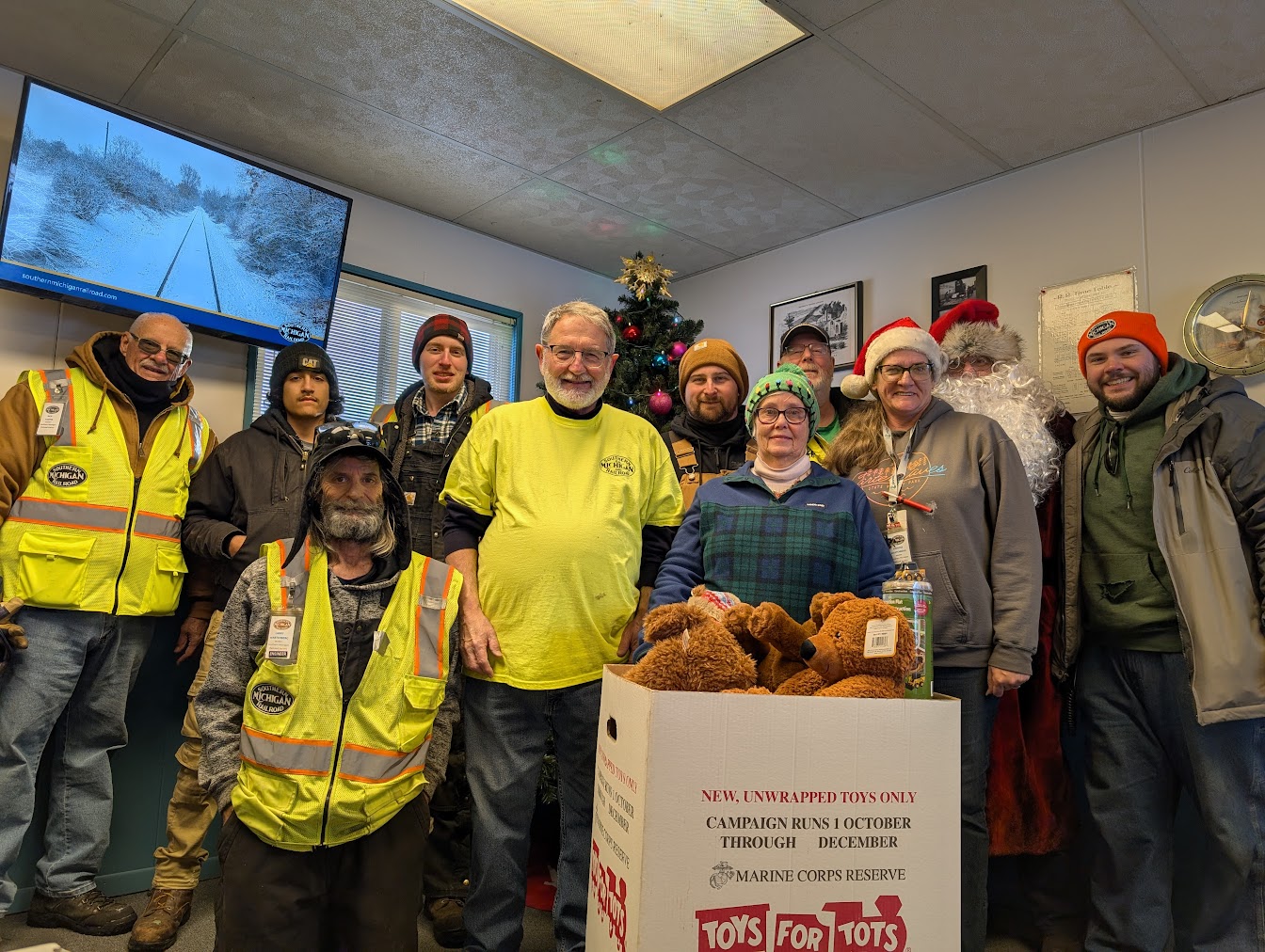 PXL_20251214_210238029